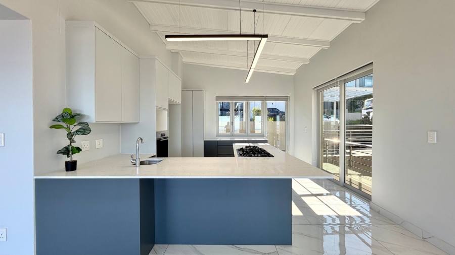 5 Bedroom Property for Sale in Dennegeur Western Cape